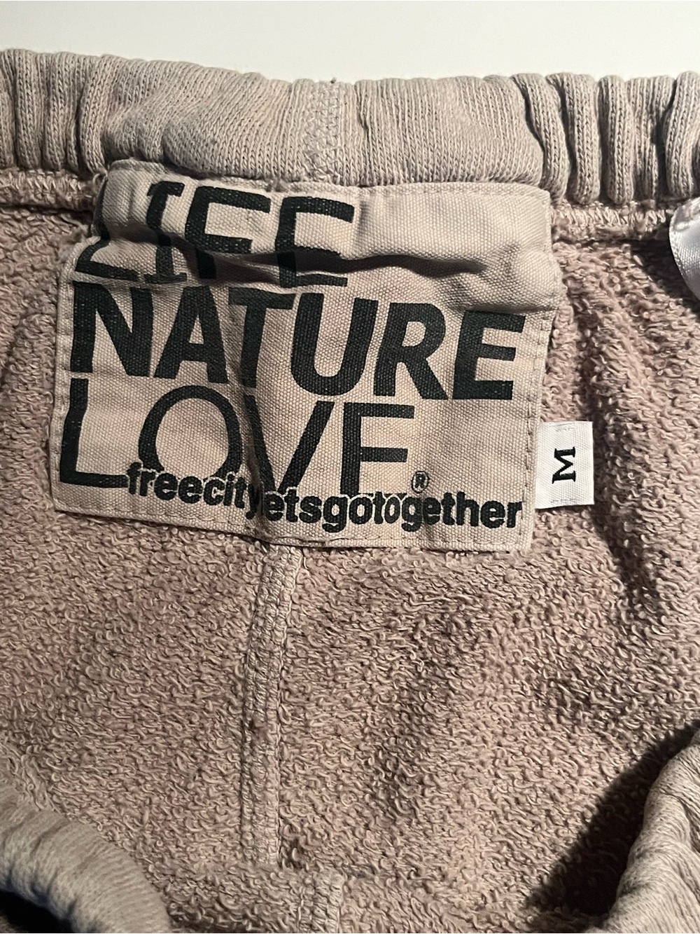 FREE CITY sweats size M ๐๐๐๐๐๐๐๐๐๐๐๐๐๐ - Picture 3 of 8